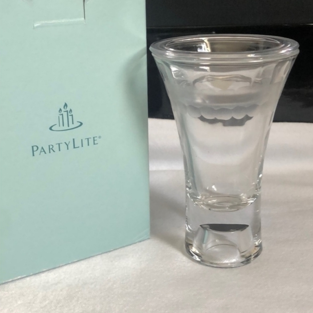 🏷New in Box Party Lite Clarity Tea light Holder